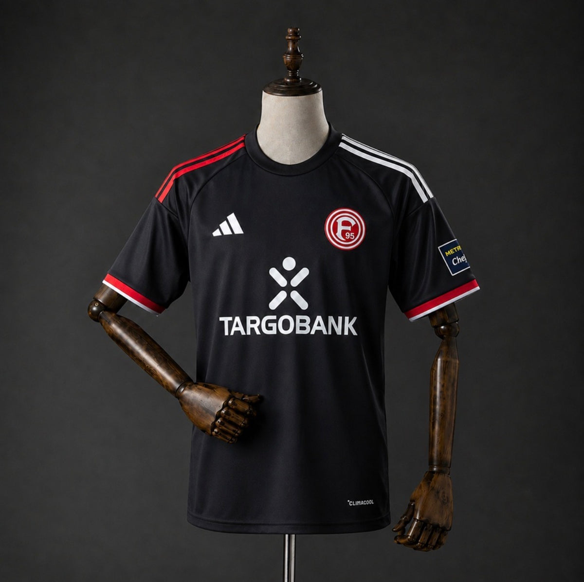 FORTUNA DÜSSELDORF THIRD 26/27 MAN