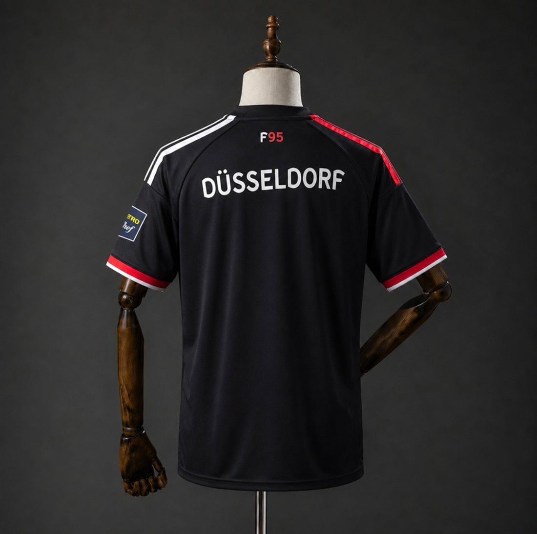 FORTUNA DÜSSELDORF THIRD 26/27 MAN